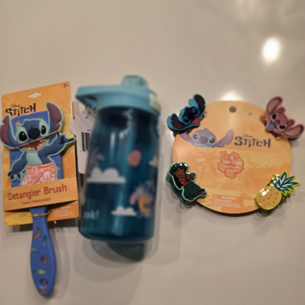 0035-Stitch Detangler Brush, Water Bottle and Hair Clips Set